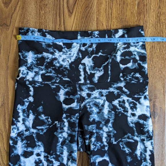 OLD NAVY Extra High-Waisted PowerSoft Hidden Pocket Bike Shorts M - Picture 3 of 7
